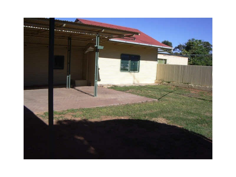30 Dickerson Street, Barmera SA 5345