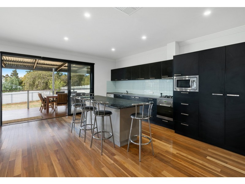 18 McIntosh Street, Loxton SA 5333