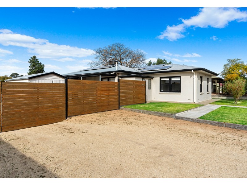 18 McIntosh Street, Loxton SA 5333