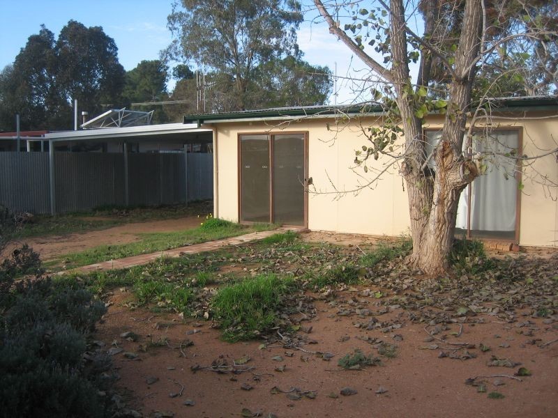 12 Matruh Street, Loxton SA 5333