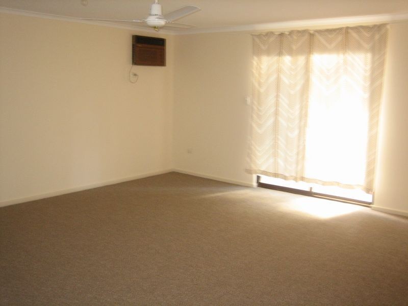 12 Matruh Street, Loxton SA 5333