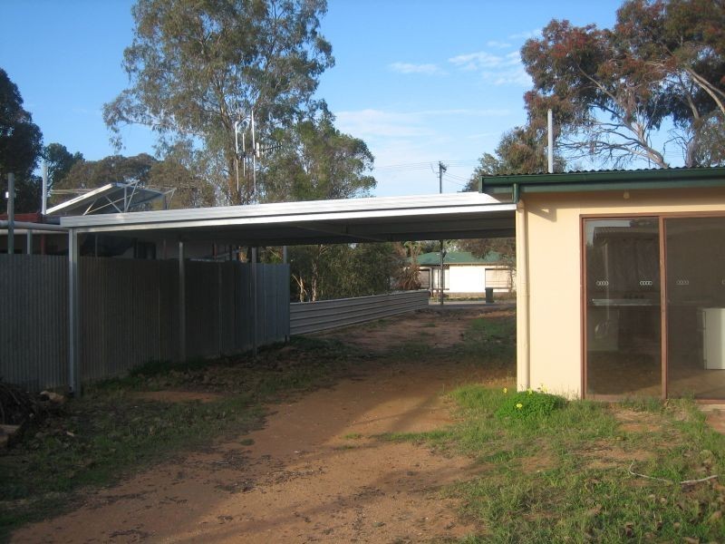 12 Matruh Street, Loxton SA 5333