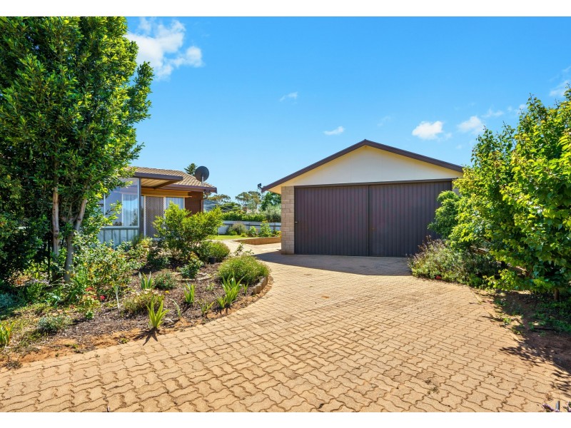 6 Busbridge Court, Loxton SA 5333