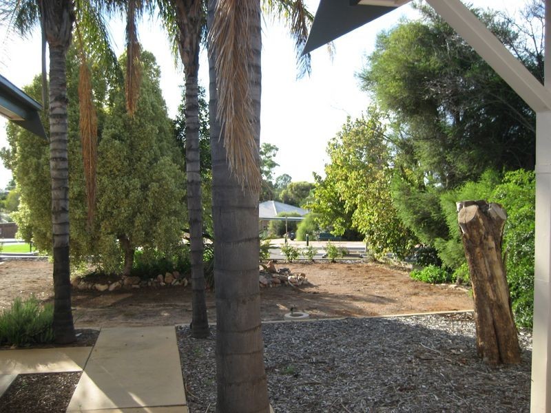 27 Kay Ave, Berri SA 5343