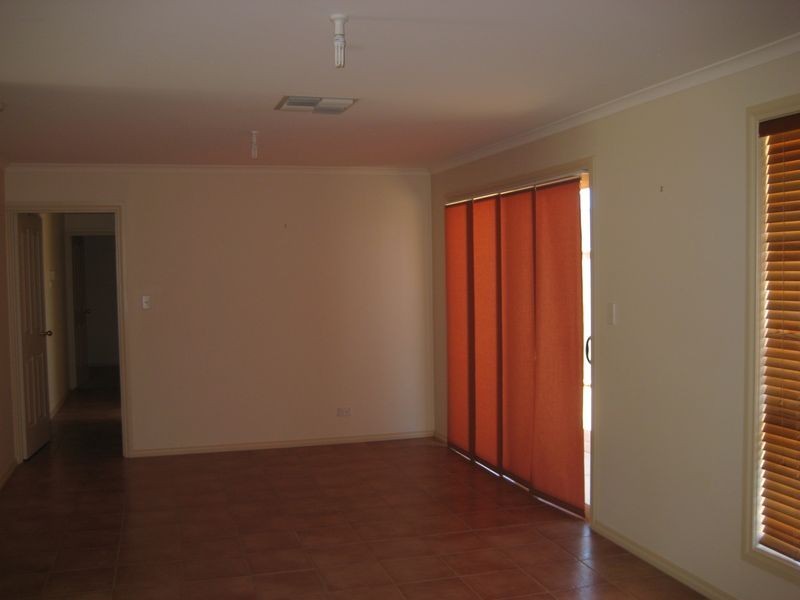 32 McLean Street, Berri SA 5343