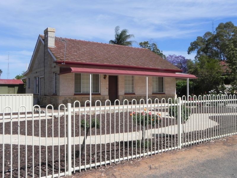 8 Fowles Street, Barmera SA 5345