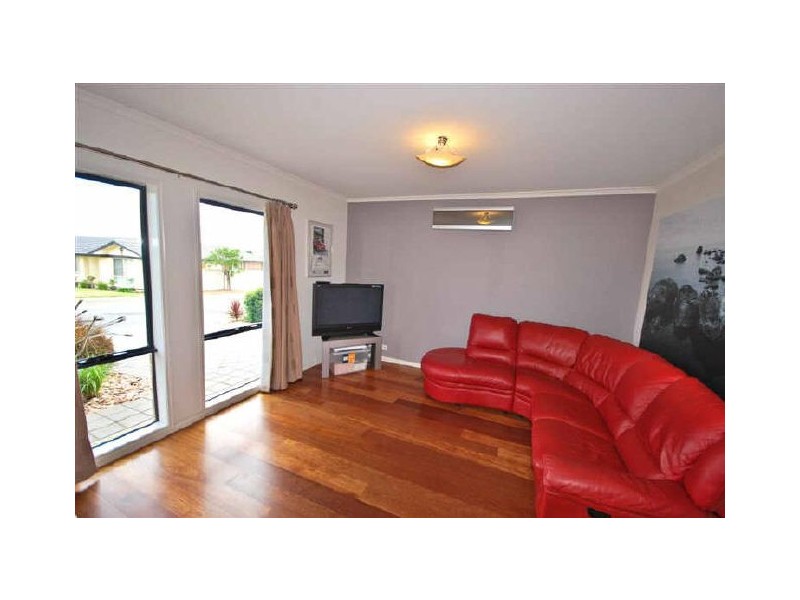 2a Chamberlain Drive, Christie Downs SA 5164