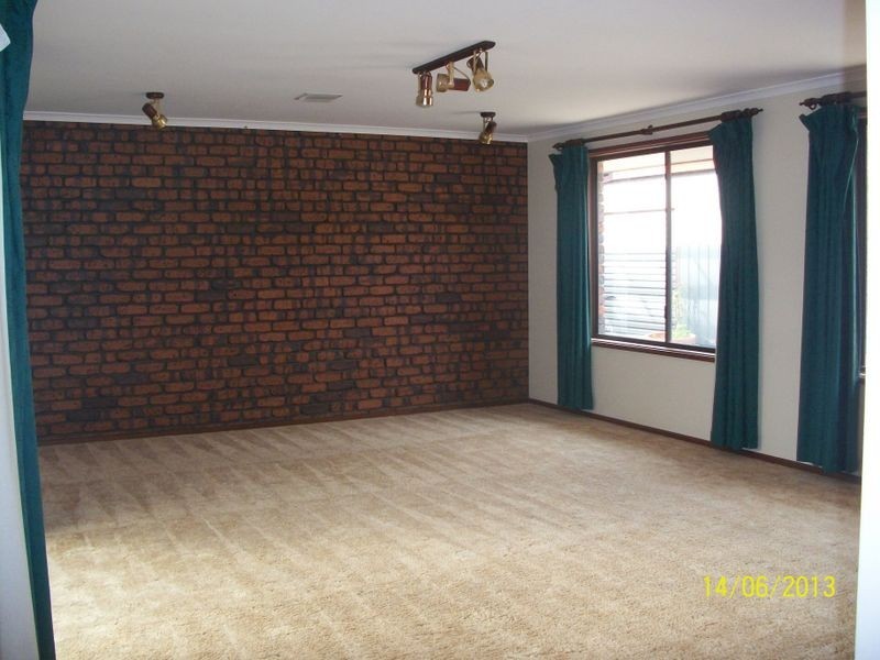 21 Neeangarra Crescent, Hallett Cove SA 5158