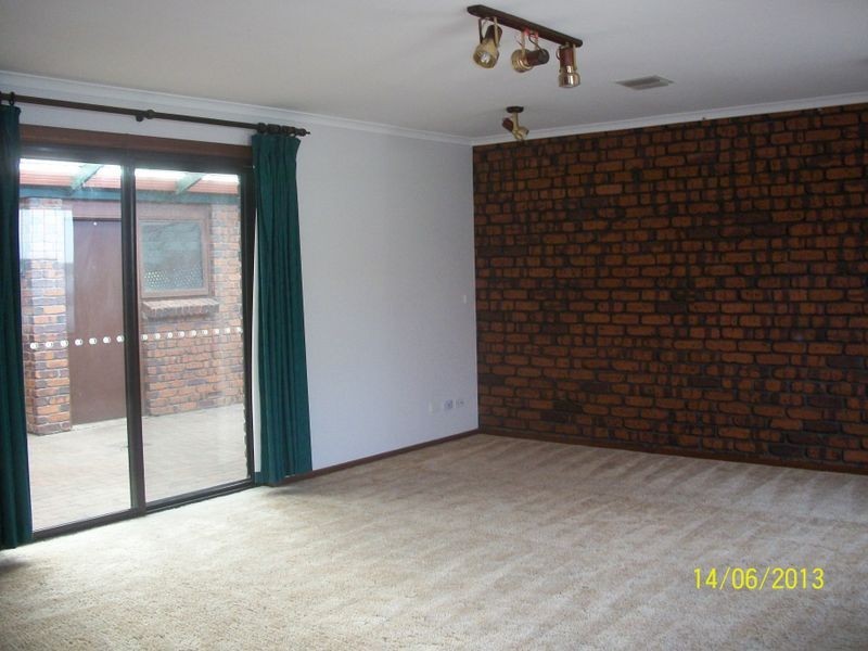 21 Neeangarra Crescent, Hallett Cove SA 5158