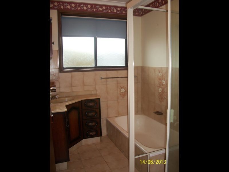 21 Neeangarra Crescent, Hallett Cove SA 5158