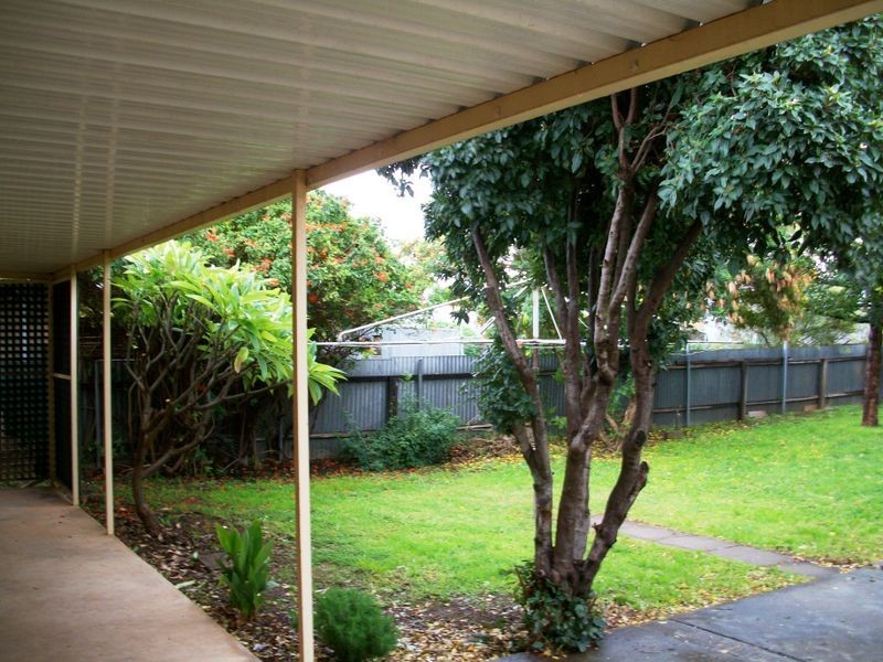 37 Kwinana Crescent, Port Noarlunga South SA 5167