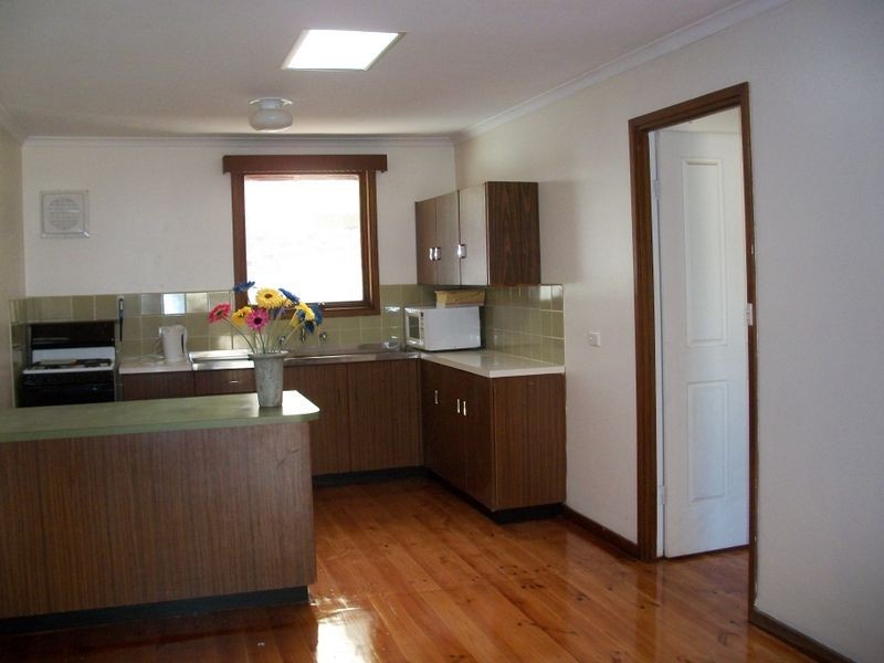 3 Cecilia Rd, Christie Downs SA 5164