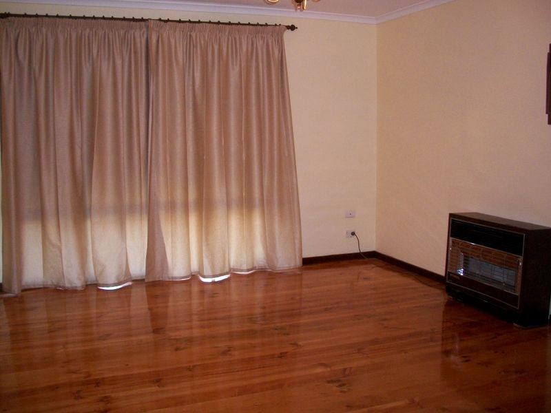 3 Cecilia Rd, Christie Downs SA 5164