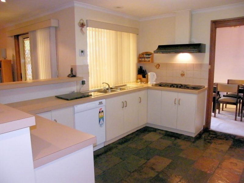 9 Genoa Court, Hallett Cove SA 5158