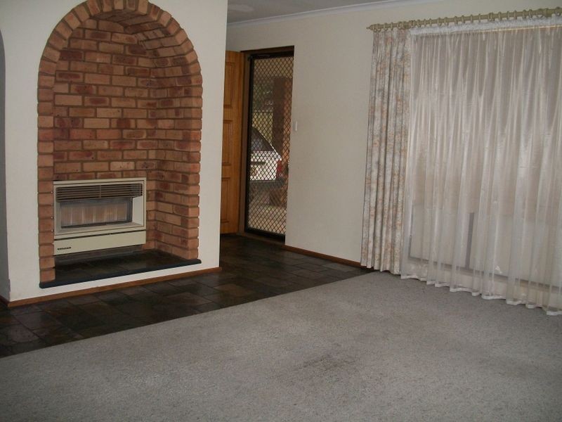 28 Serenade Crescent, Aberfoyle Park SA 5159
