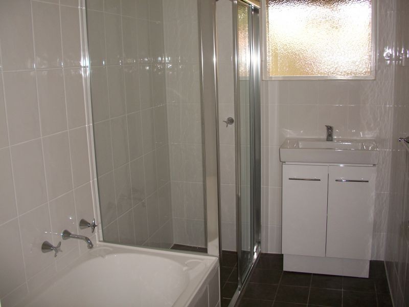 4 Greenbank Grove, Hackham West SA 5163