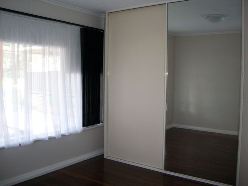 4 Greenbank Grove, Hackham West SA 5163