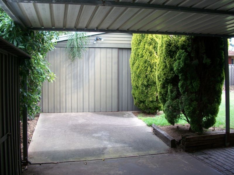 2 Manooka Road, Morphett Vale SA 5162