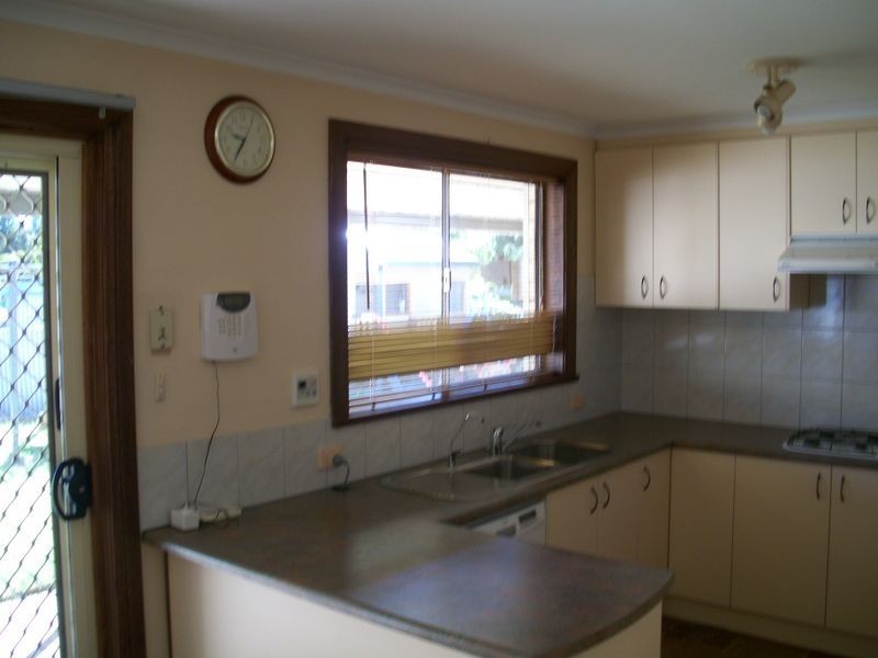 8 Wark Court, Morphett Vale SA 5162