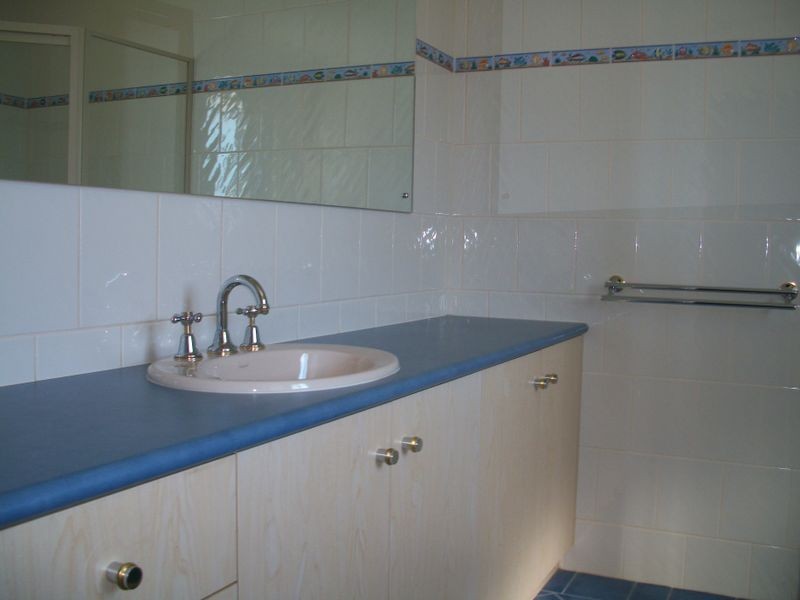 8 Wark Court, Morphett Vale SA 5162