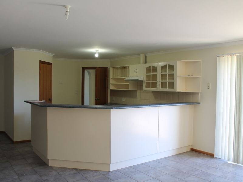 62 Grand Boulevard, Seaford Rise SA 5169