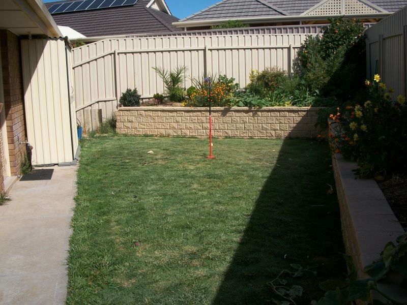 2 Hopkins Court, Woodcroft SA 5162