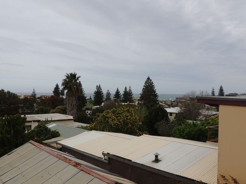 8 Fourth Avenue, Moana SA 5169