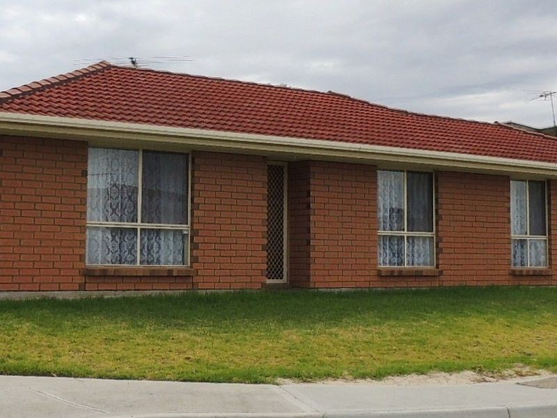 3 Oliver Crescent, Port Noarlunga SA 5167