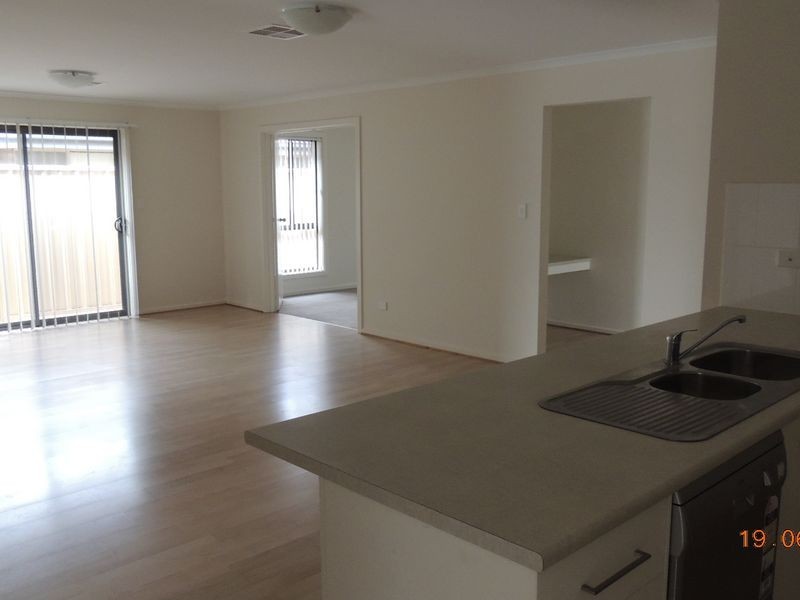 8 Parrell Street, Seaford Meadows SA 5169