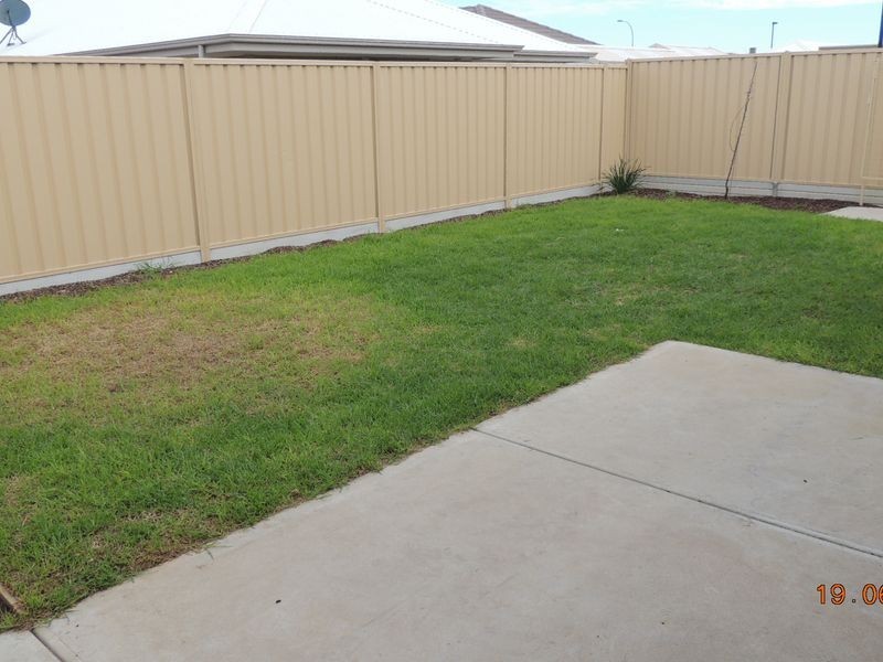 8 Parrell Street, Seaford Meadows SA 5169