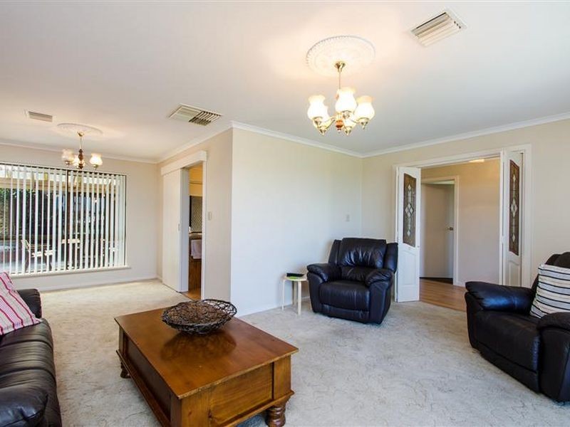 4 Rubin Street, Hallett Cove SA 5158