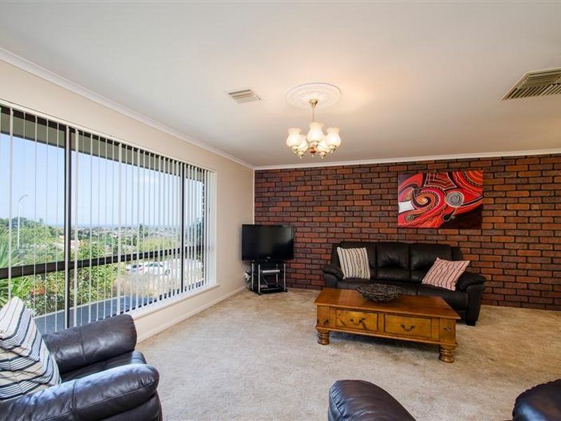 4 Rubin Street, Hallett Cove SA 5158