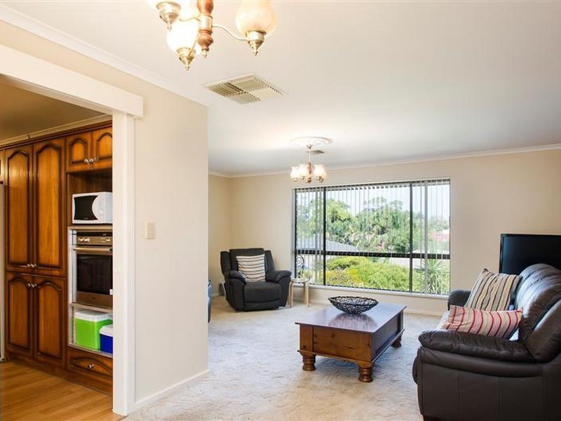 4 Rubin Street, Hallett Cove SA 5158