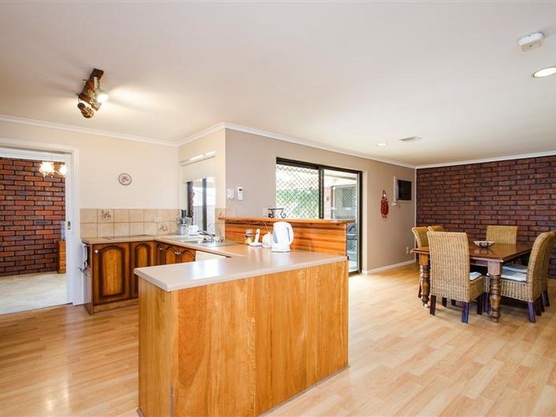 4 Rubin Street, Hallett Cove SA 5158