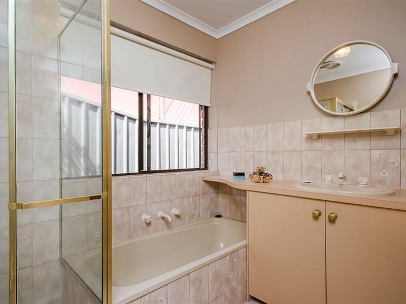 4 Rubin Street, Hallett Cove SA 5158