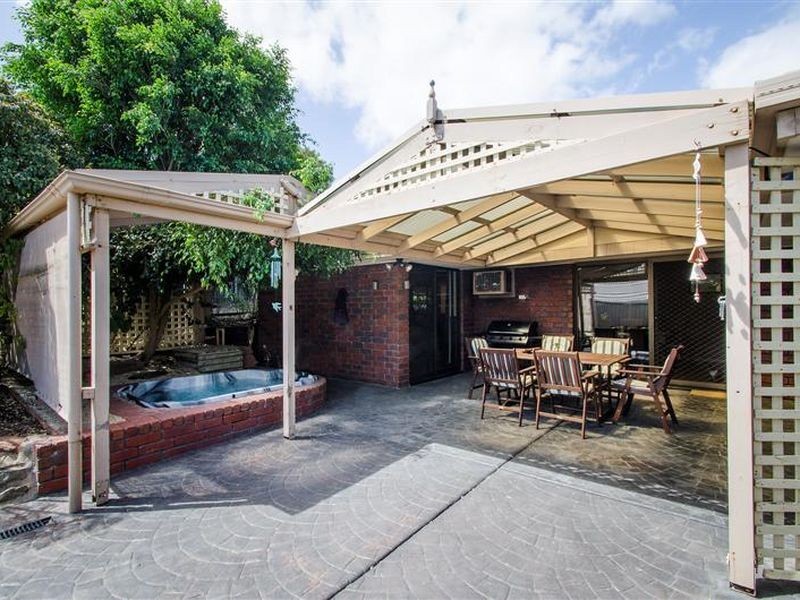 4 Rubin Street, Hallett Cove SA 5158