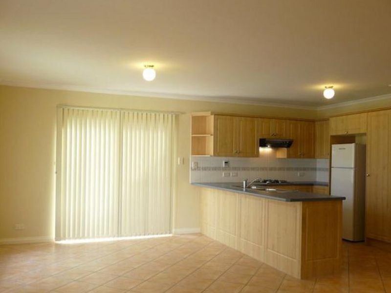 4/13 Alana Walk, Woodcroft SA 5162