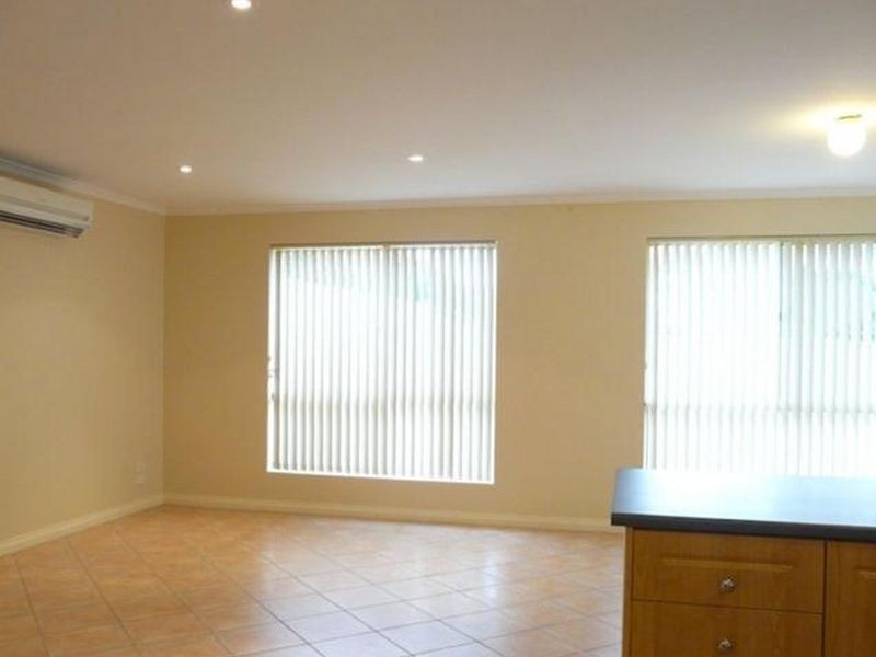 4/13 Alana Walk, Woodcroft SA 5162