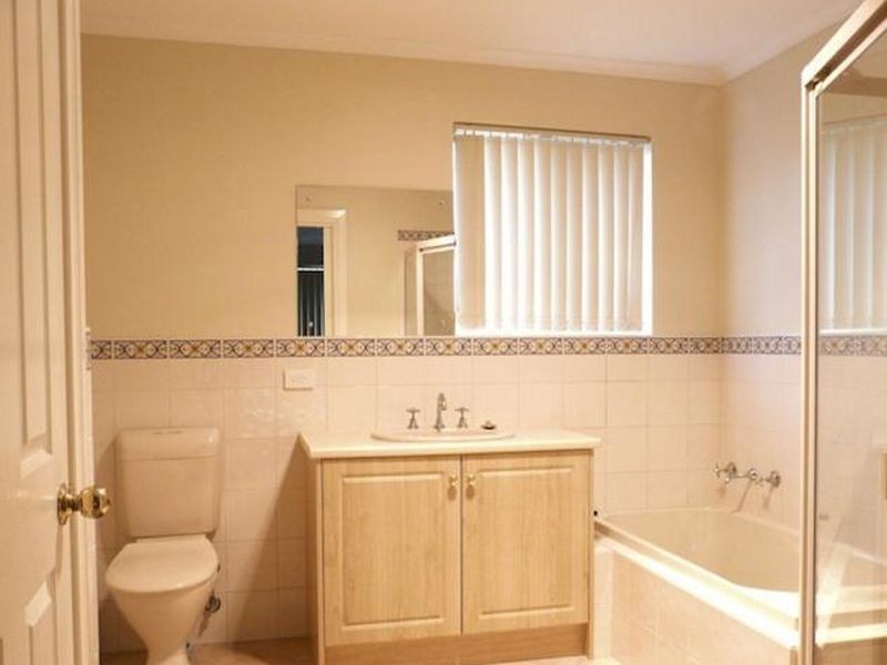 4/13 Alana Walk, Woodcroft SA 5162