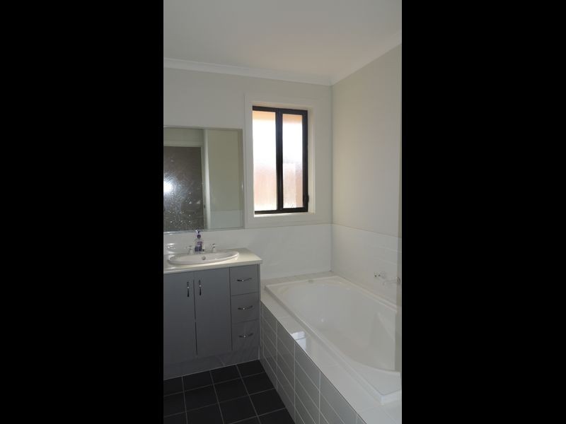 25 Antonio Street, Huntfield Heights SA 5163