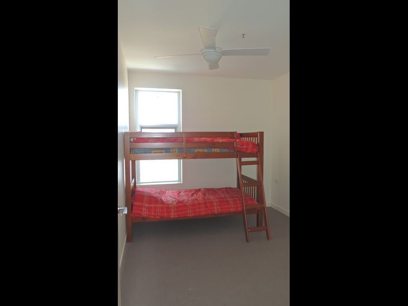 21/2 Ochre Place, Christie Downs SA 5164