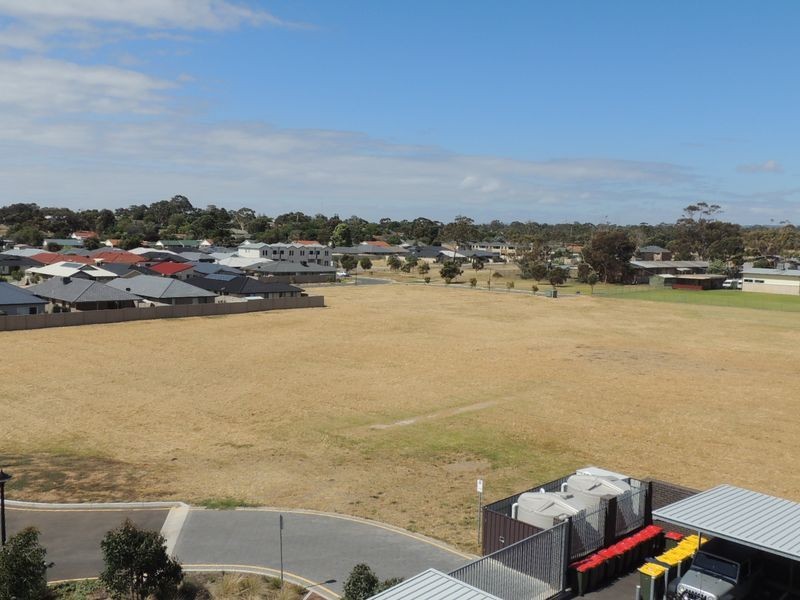 21/2 Ochre Place, Christie Downs SA 5164