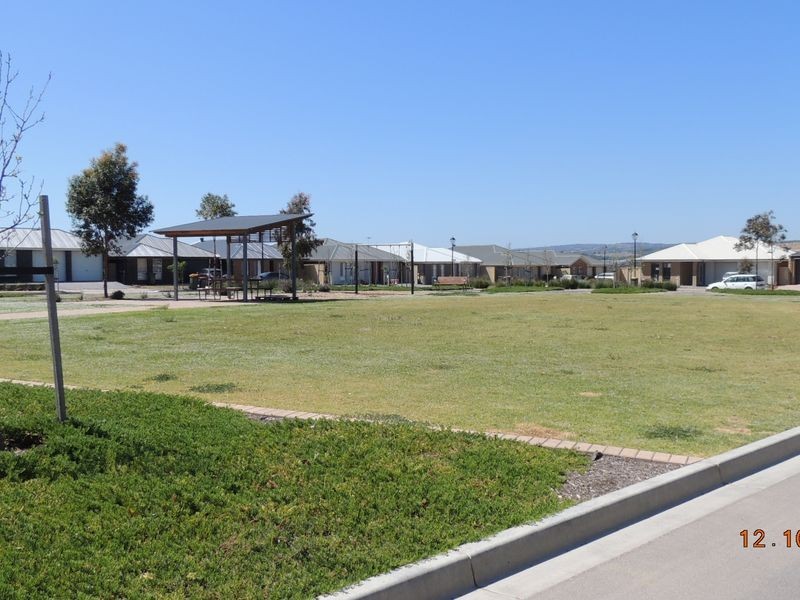 8 Manordale Court, Seaford Meadows SA 5169