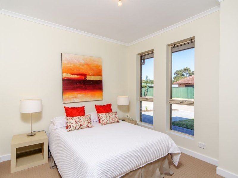 14 Raphael Crescent, Morphett Vale SA 5162