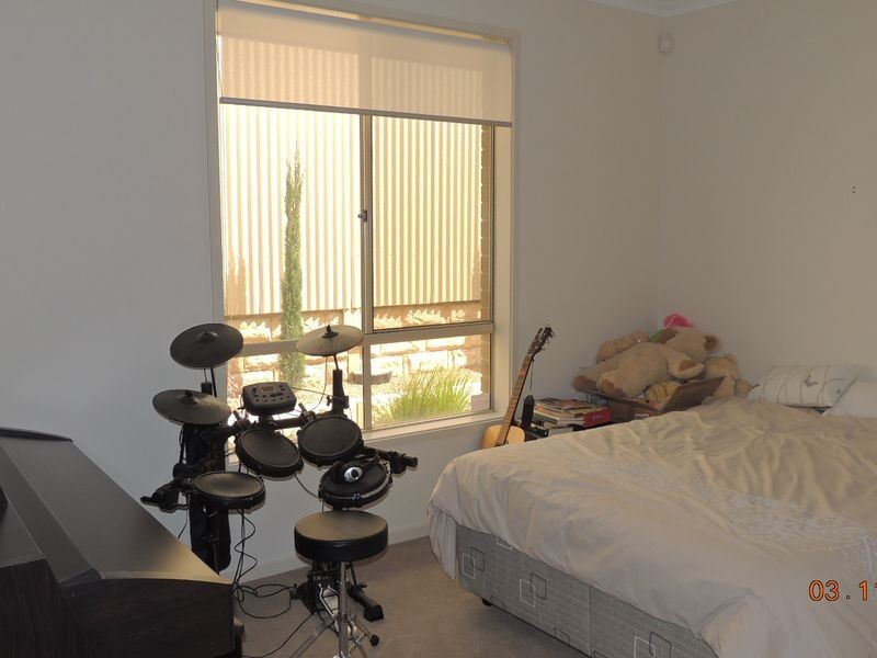 12 Manordale Court, Seaford Meadows SA 5169