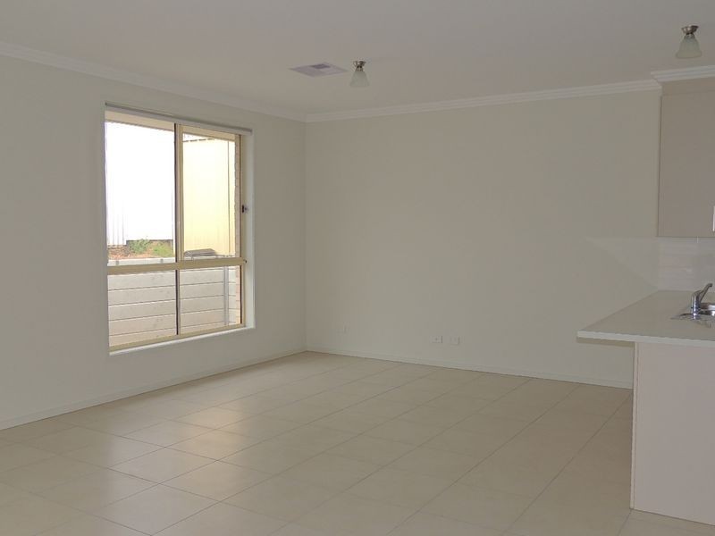 2A Holly Street, Christies Beach SA 5165