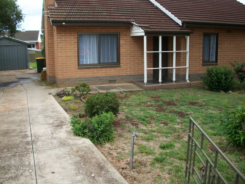 24 Ophir Crescent, Seacliff Park SA 5049