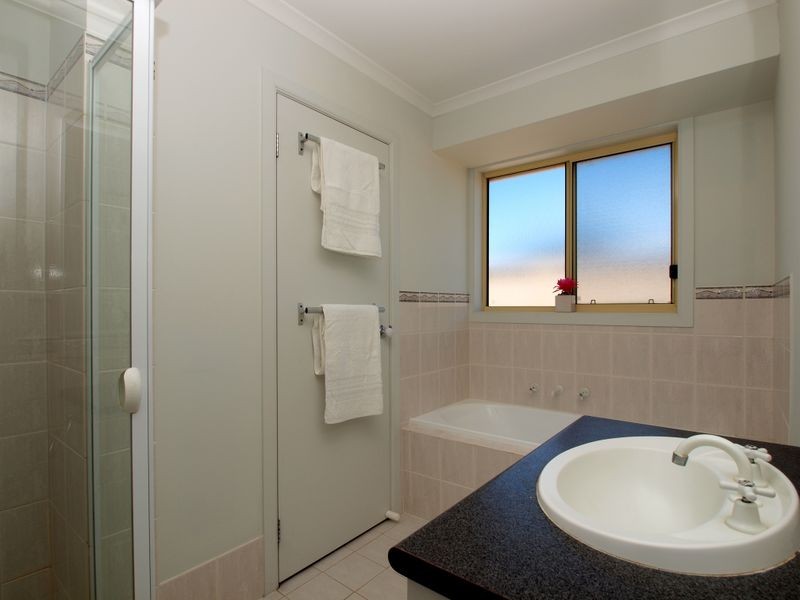 1 Hartland Avenue, Christie Downs SA 5164