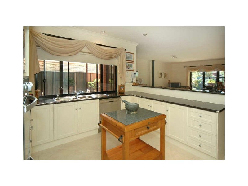 24 Pinnacle Crescent, Flagstaff Hill SA 5159