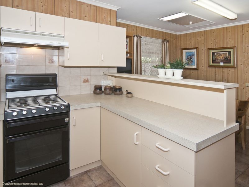 24 Alexander Crescent, Christie Downs SA 5164